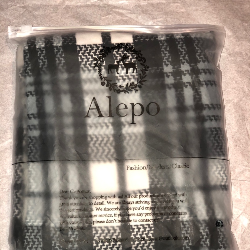 Alepo winter essential Scarf - Picture 6 of 8